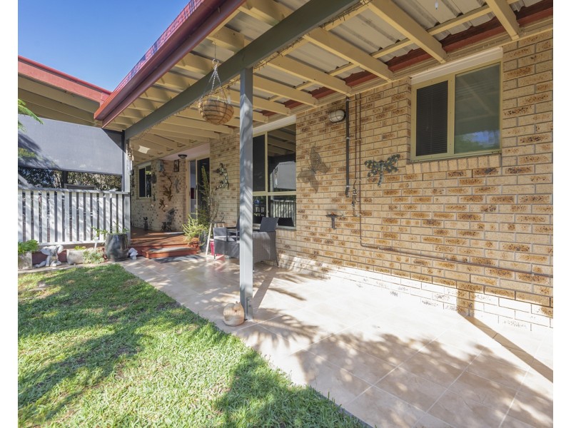 9 Costigan Terrace, Edens Landing QLD 4207