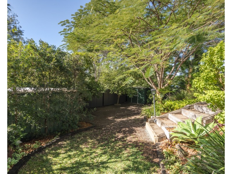 9 Costigan Terrace, Edens Landing QLD 4207