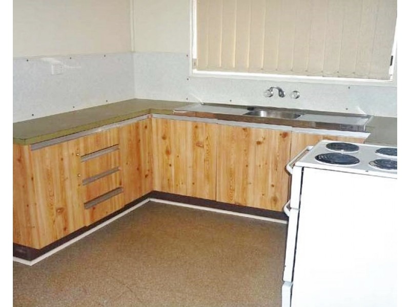 24 Hill Street, Kingston QLD 4114