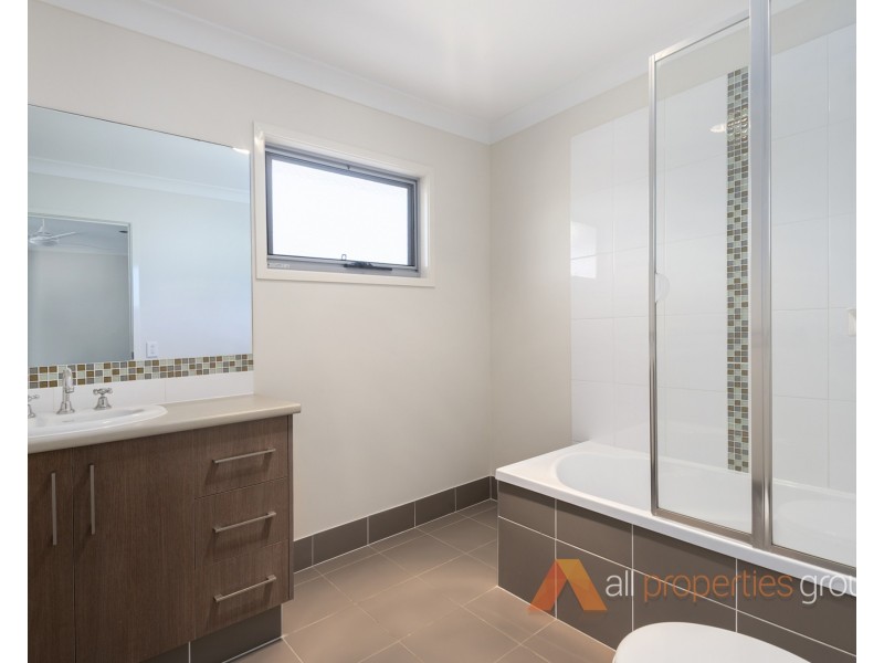 1/8 Rebecca Circuit, Eagleby QLD 4207