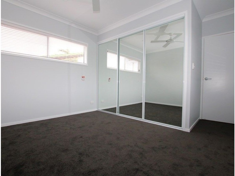2/11 Biotite Street, Bethania QLD 4205