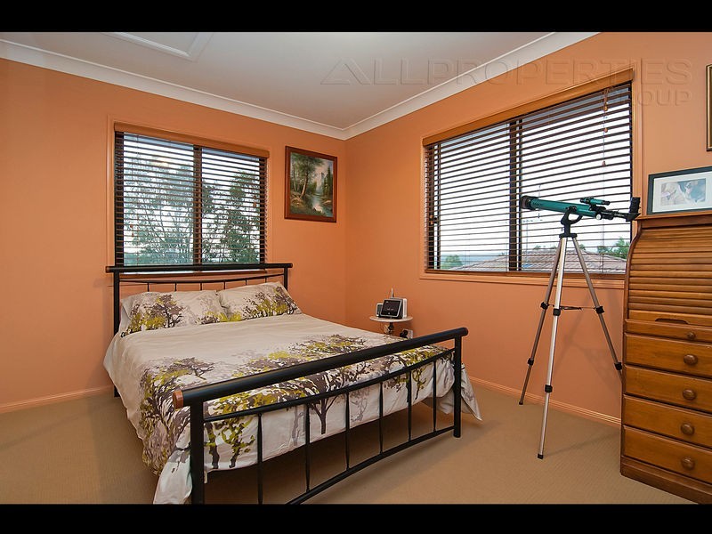 20 William Nixon Way, Edens Landing QLD 4207