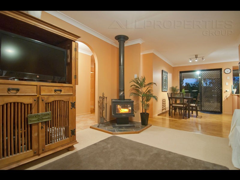 20 William Nixon Way, Edens Landing QLD 4207
