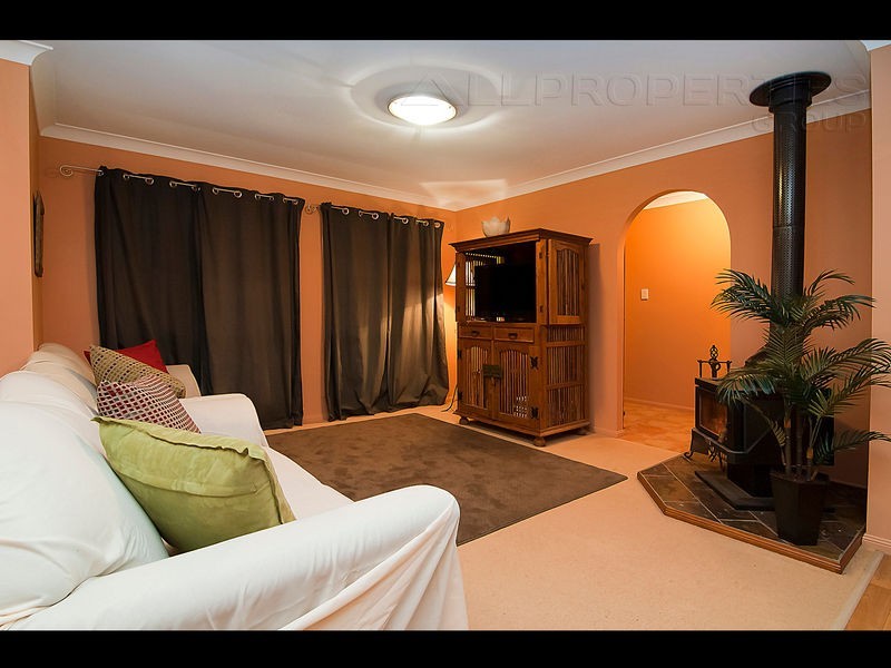 20 William Nixon Way, Edens Landing QLD 4207