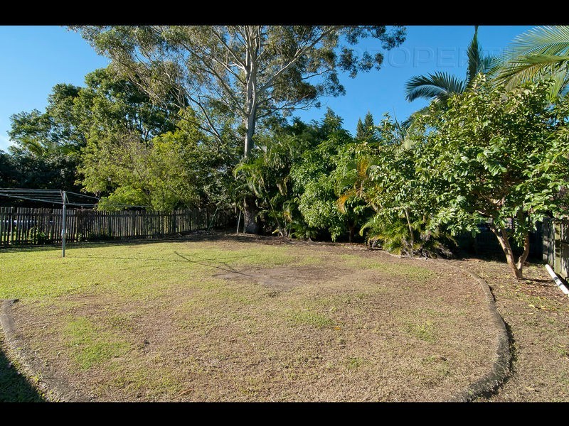 15 Bradley Street, Springwood QLD 4127