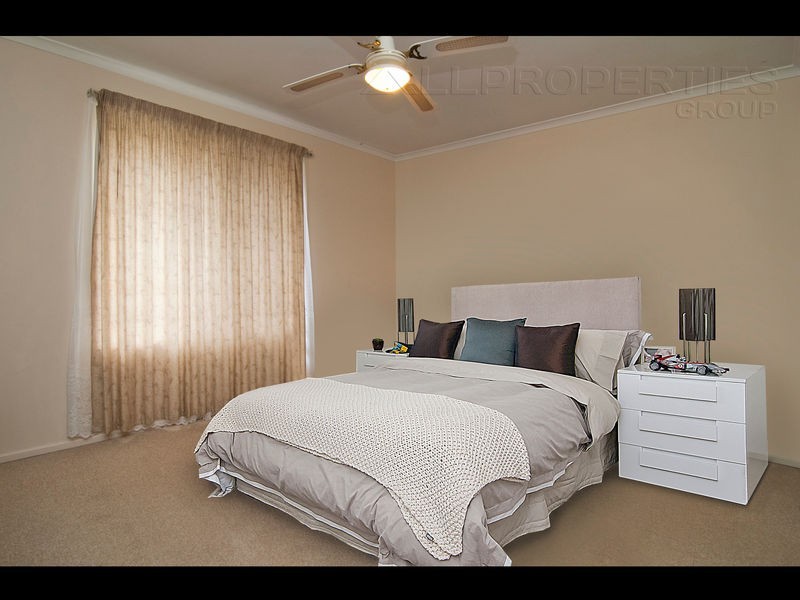 1 Kabut Court, Tanah Merah QLD 4128