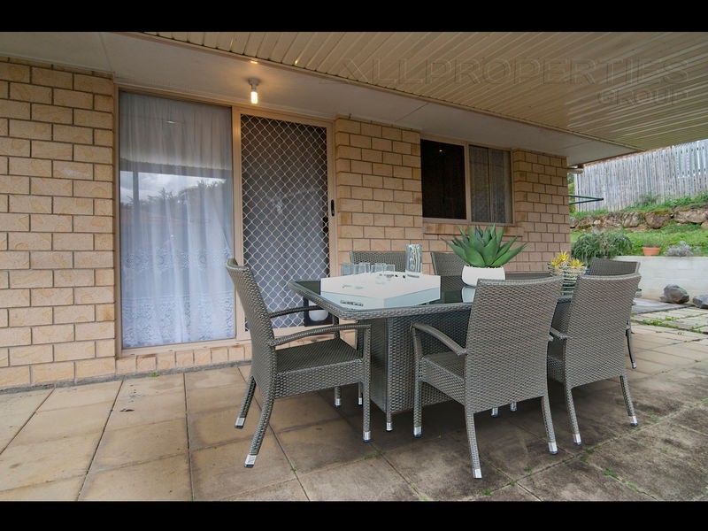 1 Kabut Court, Tanah Merah QLD 4128