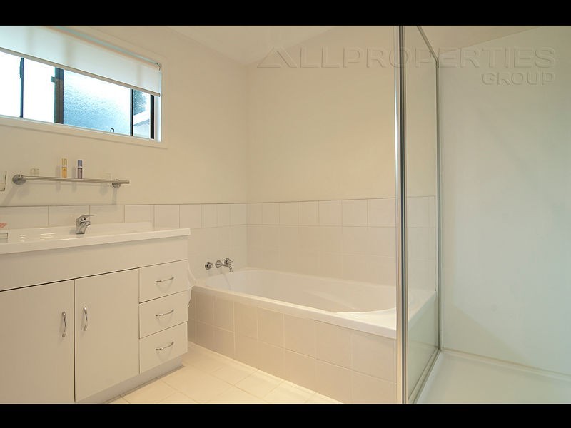 8 Terang Street, Shailer Park QLD 4128