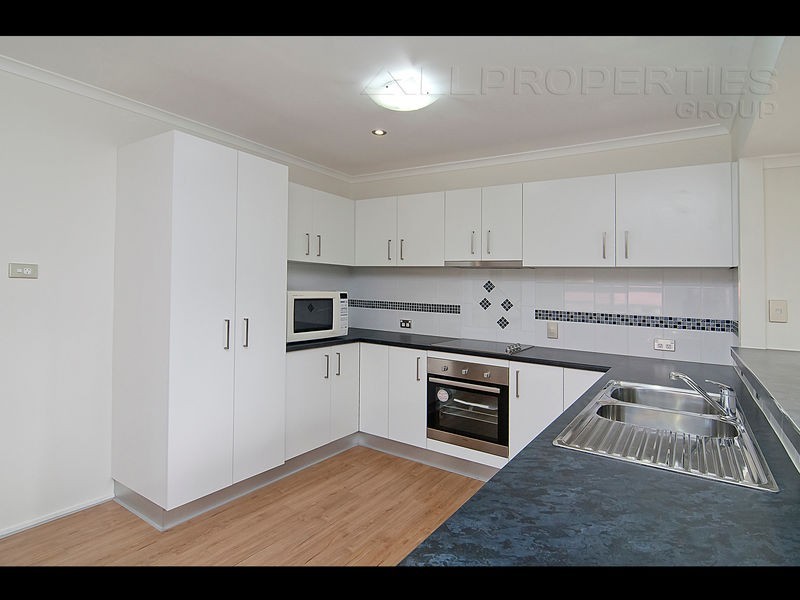 8 Terang Street, Shailer Park QLD 4128