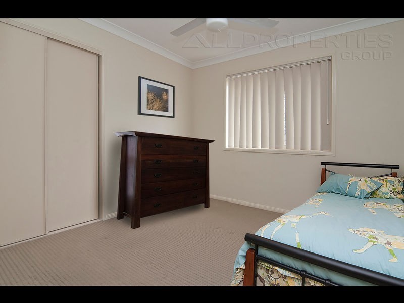 28B Spruce Street, Loganlea QLD 4131