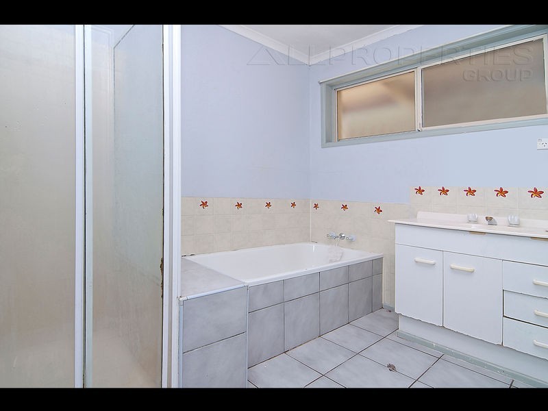 1 Celosia Street, Daisy Hill QLD 4127
