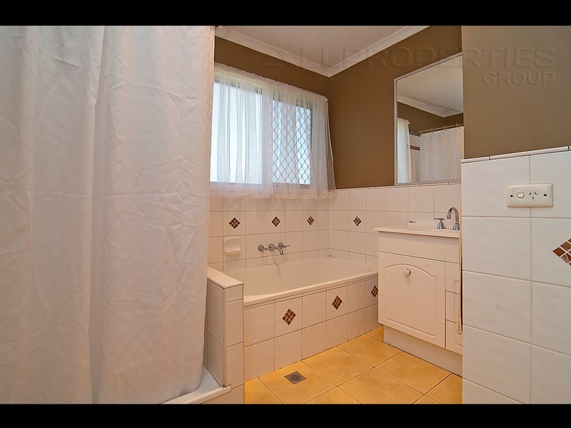 14 Nerine Street, Kingston QLD 4114