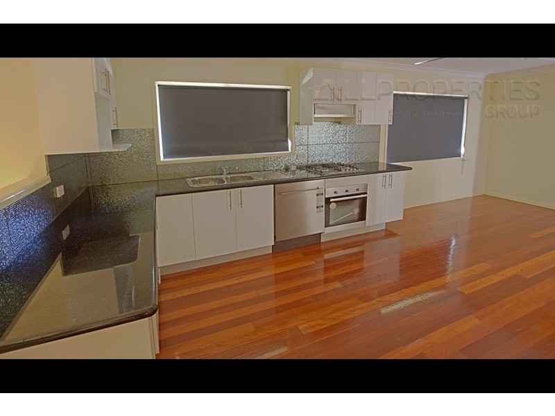 81 Nujooloo Rd, Slacks Creek QLD 4127
