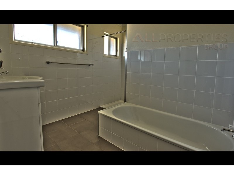 81 Nujooloo Rd, Slacks Creek QLD 4127
