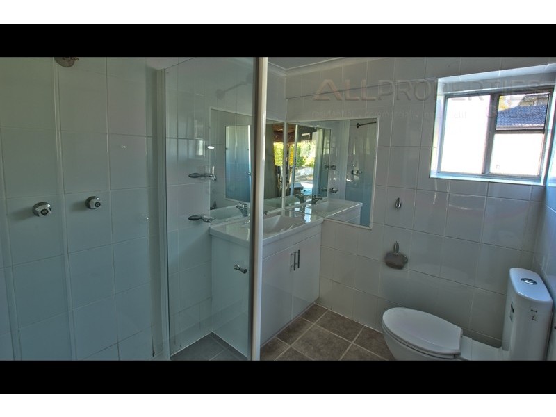 81 Nujooloo Rd, Slacks Creek QLD 4127