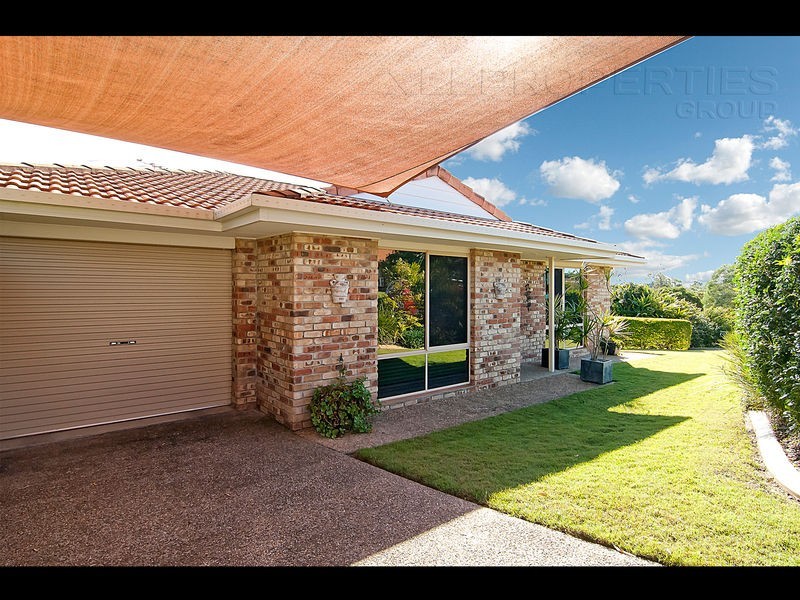 4 Eden Close, Edens Landing QLD 4207