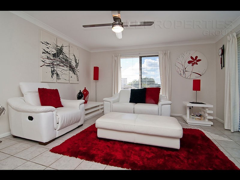 4 Eden Close, Edens Landing QLD 4207