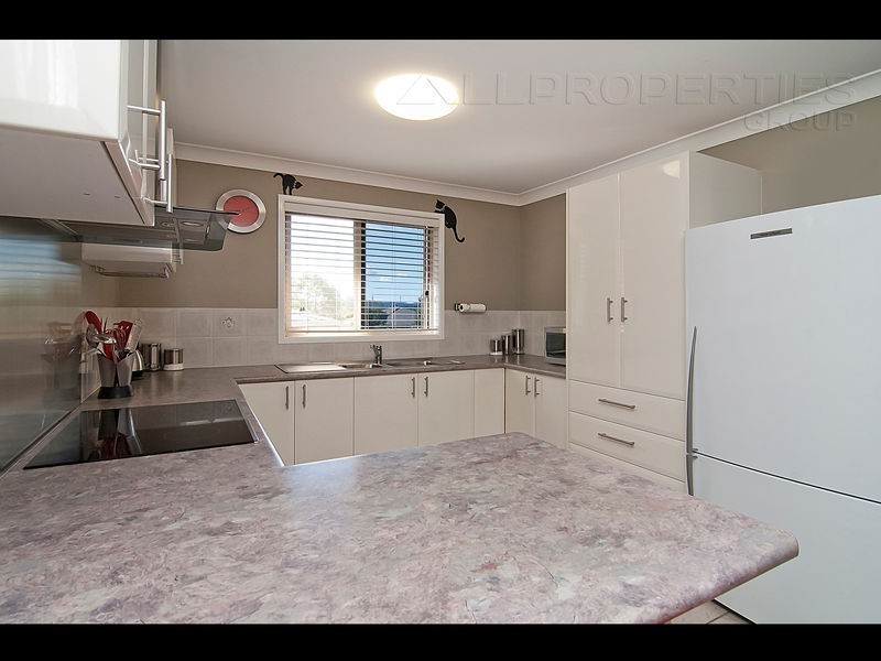 4 Eden Close, Edens Landing QLD 4207