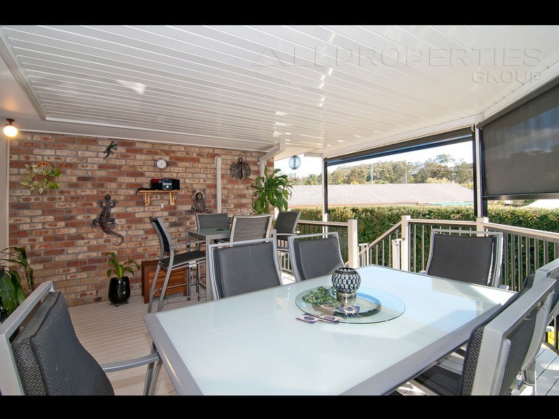 4 Eden Close, Edens Landing QLD 4207