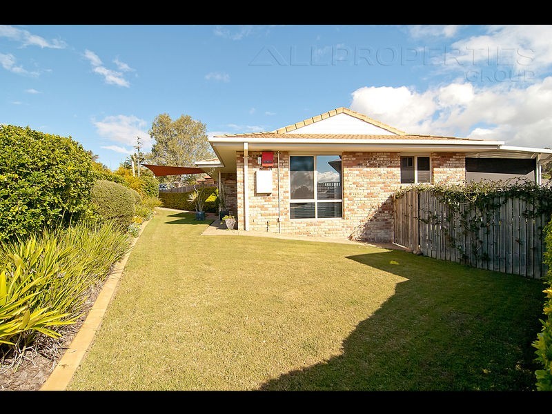 4 Eden Close, Edens Landing QLD 4207