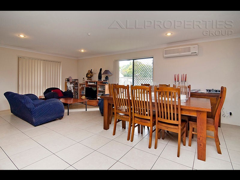 30 Pinelands Street, Loganlea QLD 4131