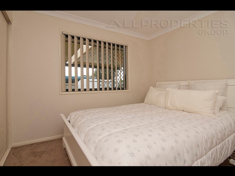30 Pinelands Street, Loganlea QLD 4131