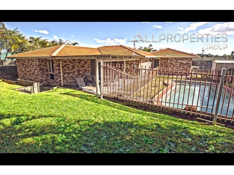 136 Pohon Drive, Tanah Merah QLD 4128