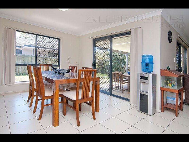32 Pinelands Street, Loganlea QLD 4131