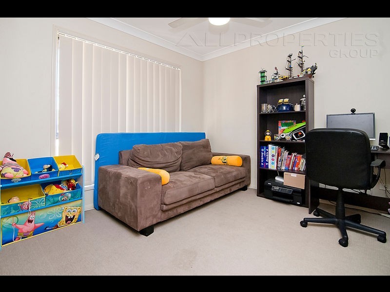 32 Pinelands Street, Loganlea QLD 4131