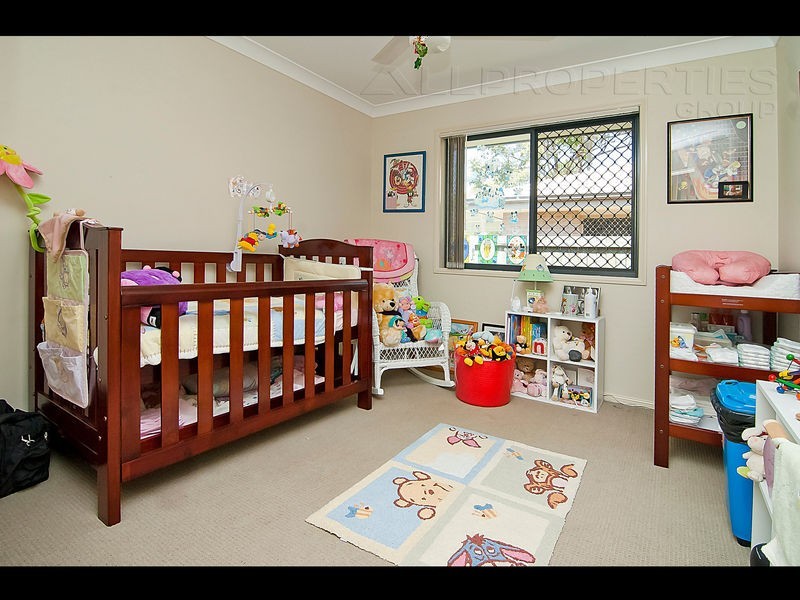 32 Pinelands Street, Loganlea QLD 4131