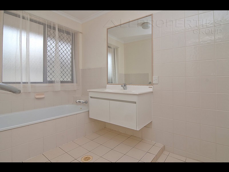 15 Marang Court, Tanah Merah QLD 4128