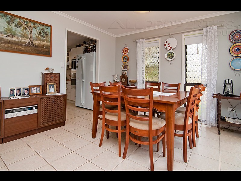 43 Blackthorn Crescent, Shailer Park QLD 4128