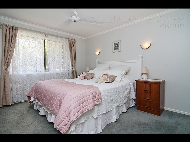 43 Blackthorn Crescent, Shailer Park QLD 4128