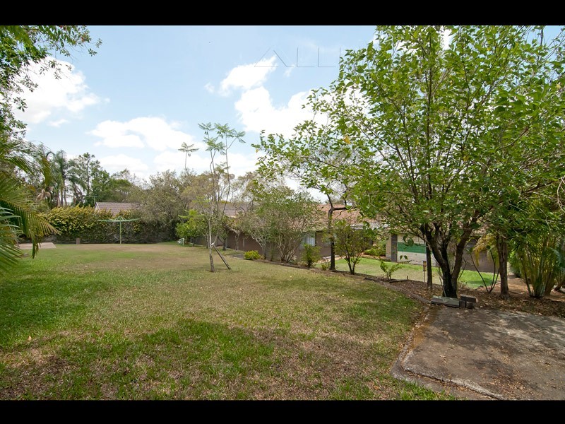 43 Blackthorn Crescent, Shailer Park QLD 4128