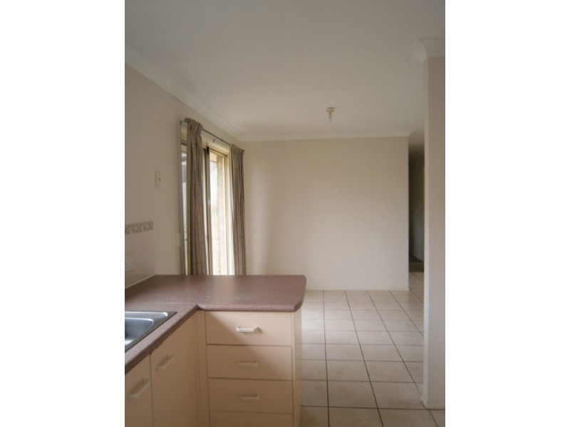 92 Pohon Drive, Tanah Merah QLD 4128