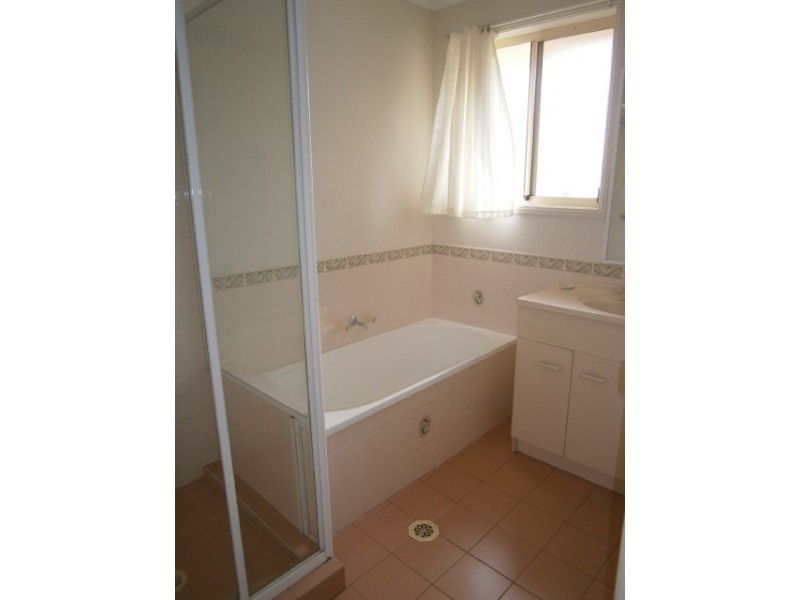 92 Pohon Drive, Tanah Merah QLD 4128