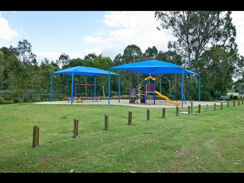 1/69 Sunningdale Drive, Redland Bay QLD 4165