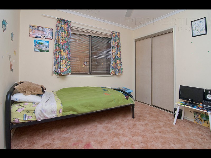 25 Augusta Street, Crestmead QLD 4132