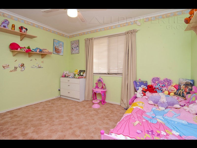 25 Augusta Street, Crestmead QLD 4132