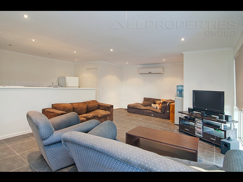 25 Loane Drive, Edens Landing QLD 4207