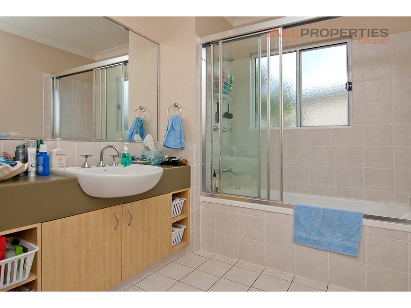 87/1 Sauvignon Parade, Upper Coomera QLD 4209