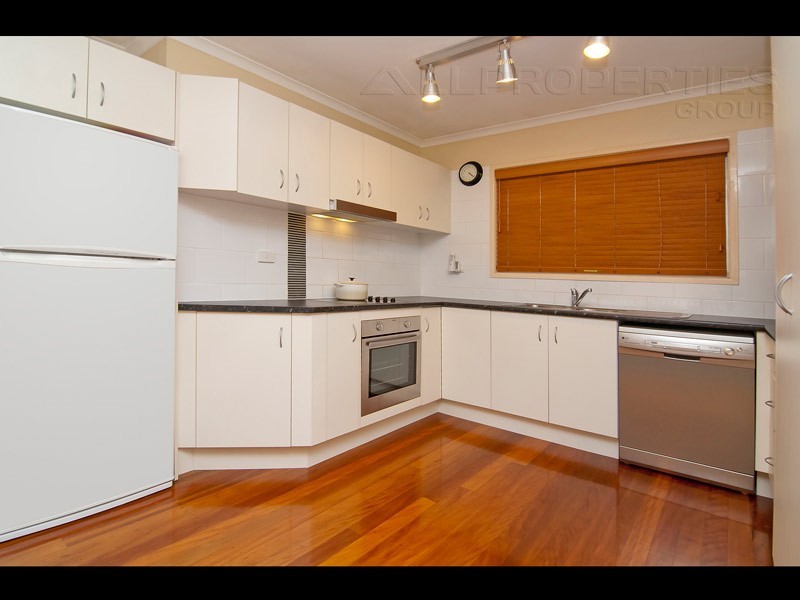 28 Hakea Street, Crestmead QLD 4132