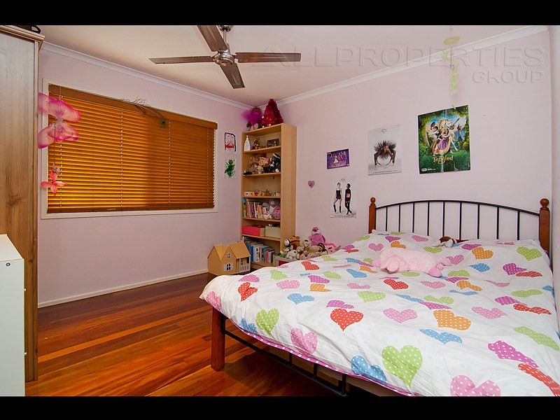 28 Hakea Street, Crestmead QLD 4132