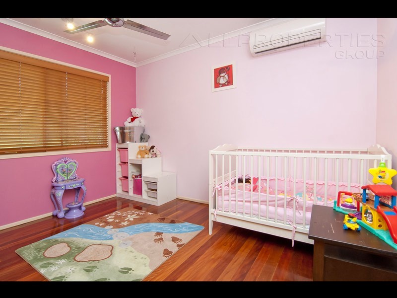 28 Hakea Street, Crestmead QLD 4132