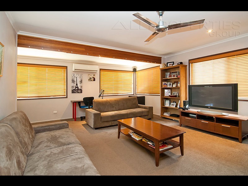 28 Hakea Street, Crestmead QLD 4132