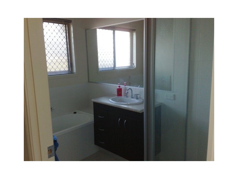 28 Spruce Street, Loganlea QLD 4131