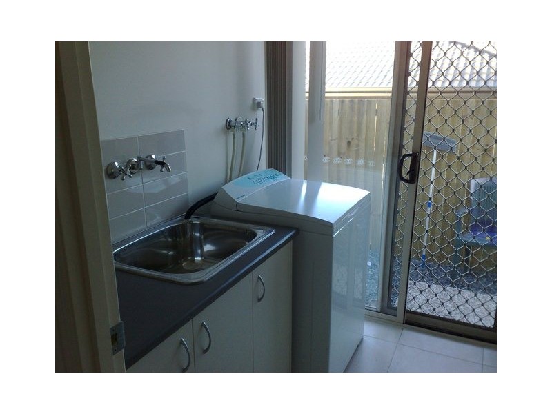 28 Spruce Street, Loganlea QLD 4131