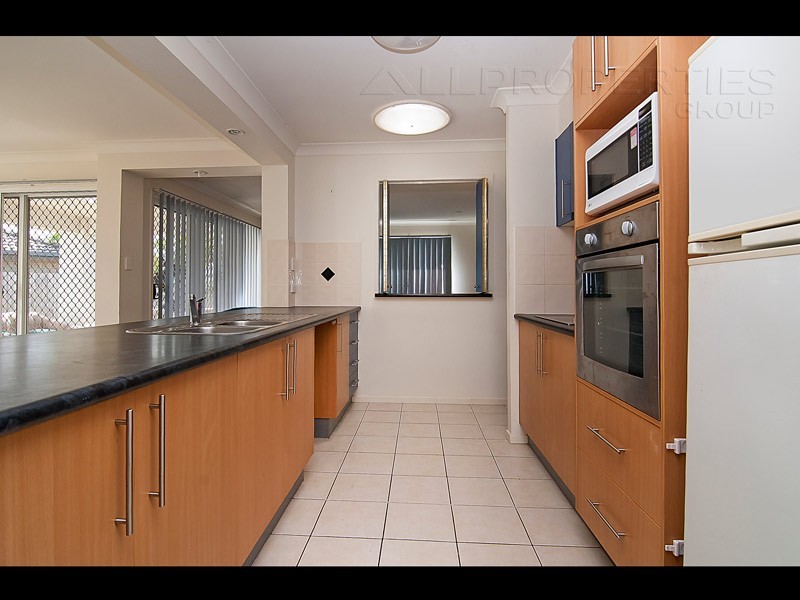 4 Caswell Crescent, Redland Bay QLD 4165