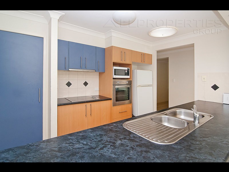 4 Caswell Crescent, Redland Bay QLD 4165