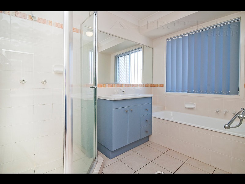 4 Caswell Crescent, Redland Bay QLD 4165